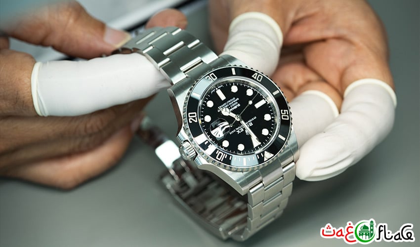 Servicing of a luxury timepiece